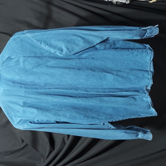 On the verge 100% cotton long sleeve button-down shirt size medium (InvW133) - Picture 3 of 3